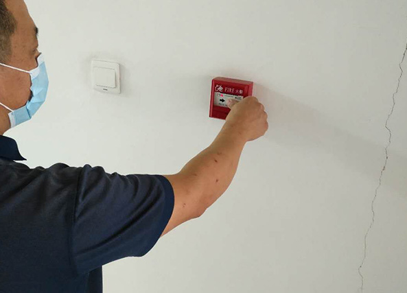 手動（dòng）報警按鈕的安裝